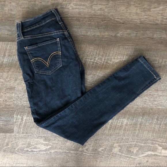 Levi’s 535 legging fit dark wash - Picture 2 of 3